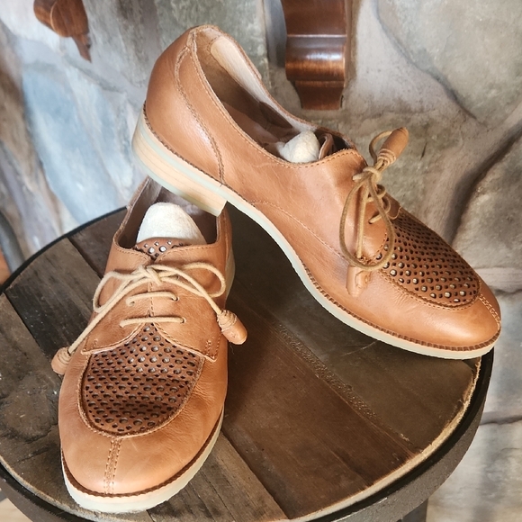 PIKOLINOS Shoes - Ladies PIKOLINOS Tan Leather Perforated Loafers Size 37